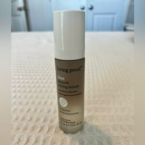 NWT Living Proof Frizz Smooth Styling Serum Full Size 1.5 oz